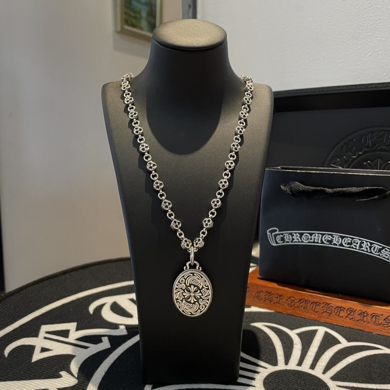 Ch*0me He**ts necklaces